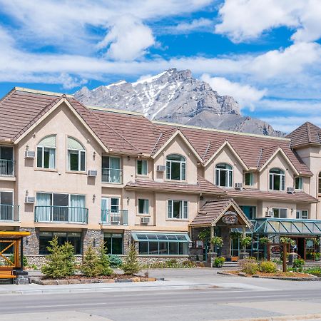 Irwin'S Mountain Inn Banff Bagian luar foto