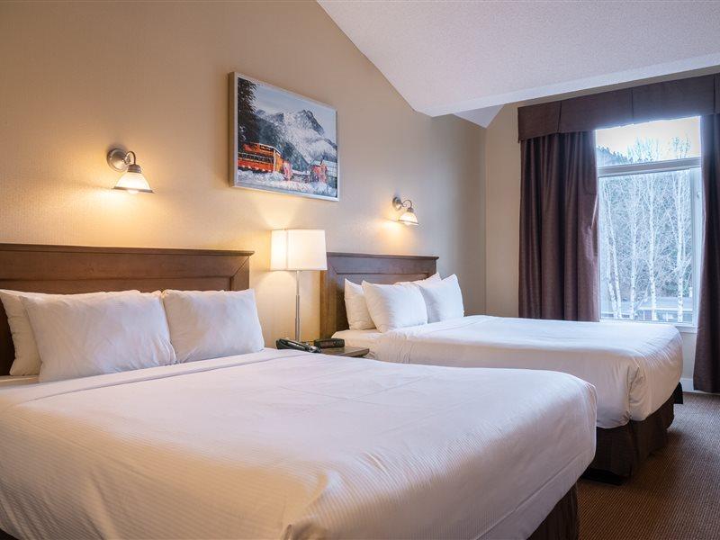 Irwin'S Mountain Inn Banff Bagian luar foto
