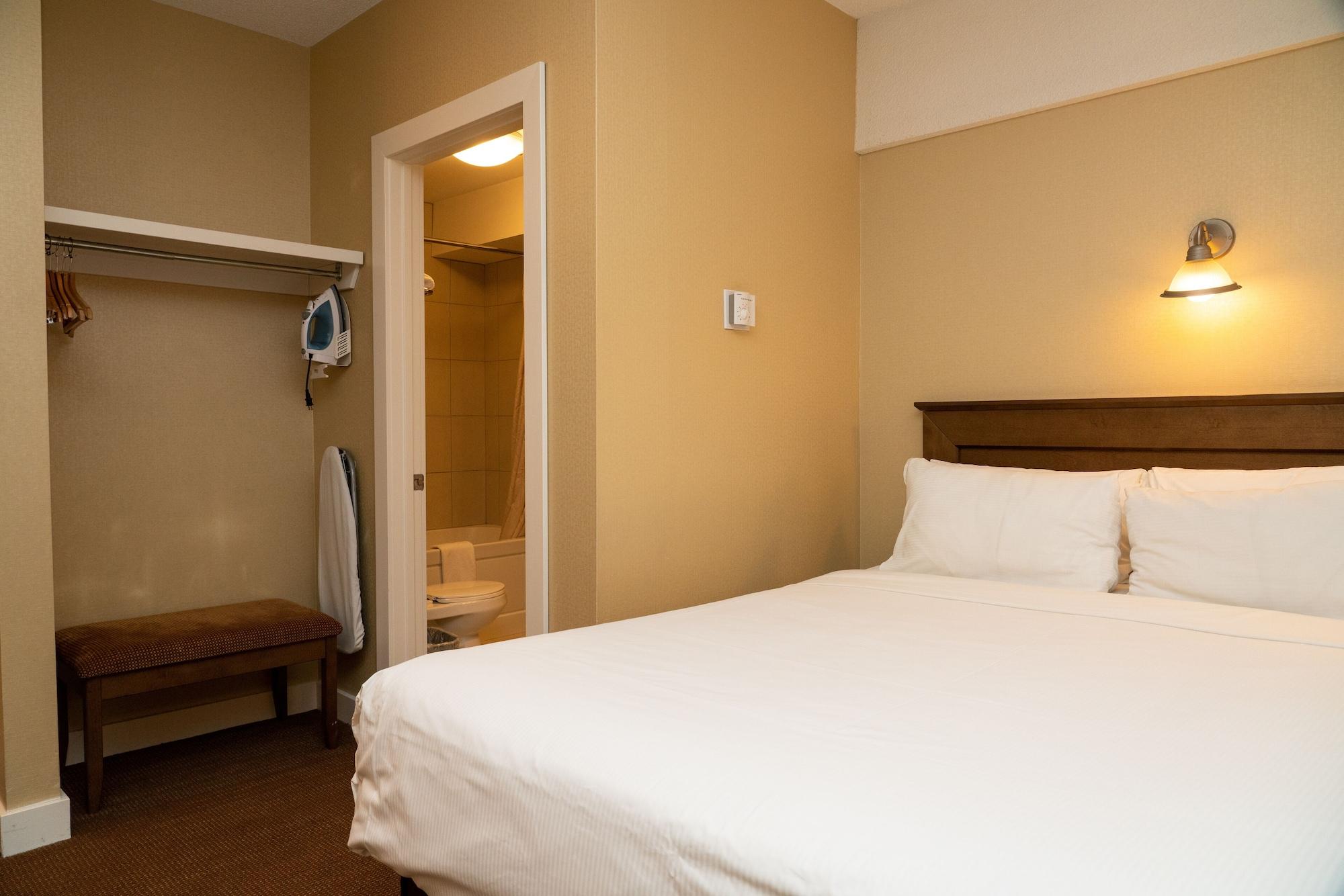 Irwin'S Mountain Inn Banff Bagian luar foto