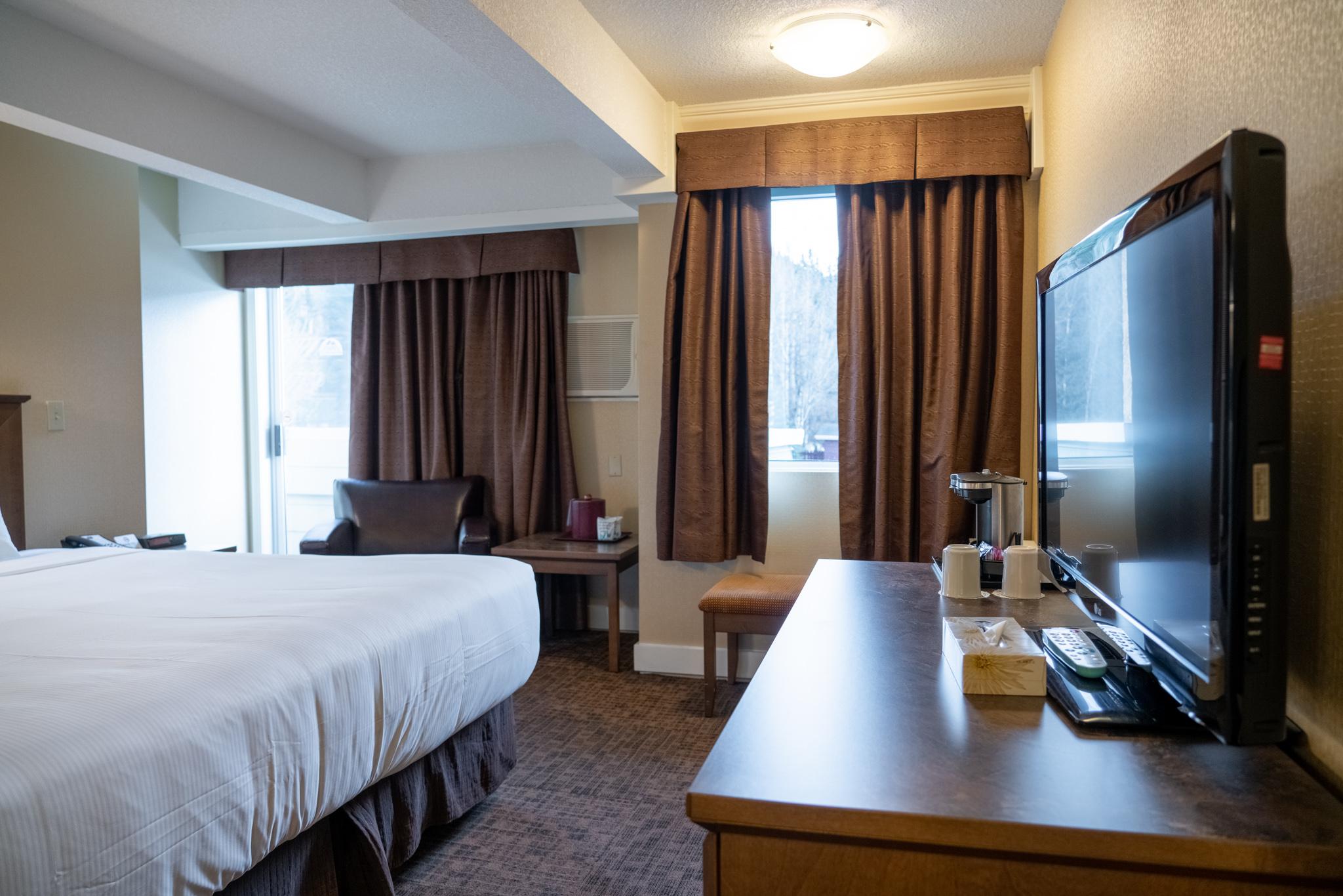 Irwin'S Mountain Inn Banff Bagian luar foto