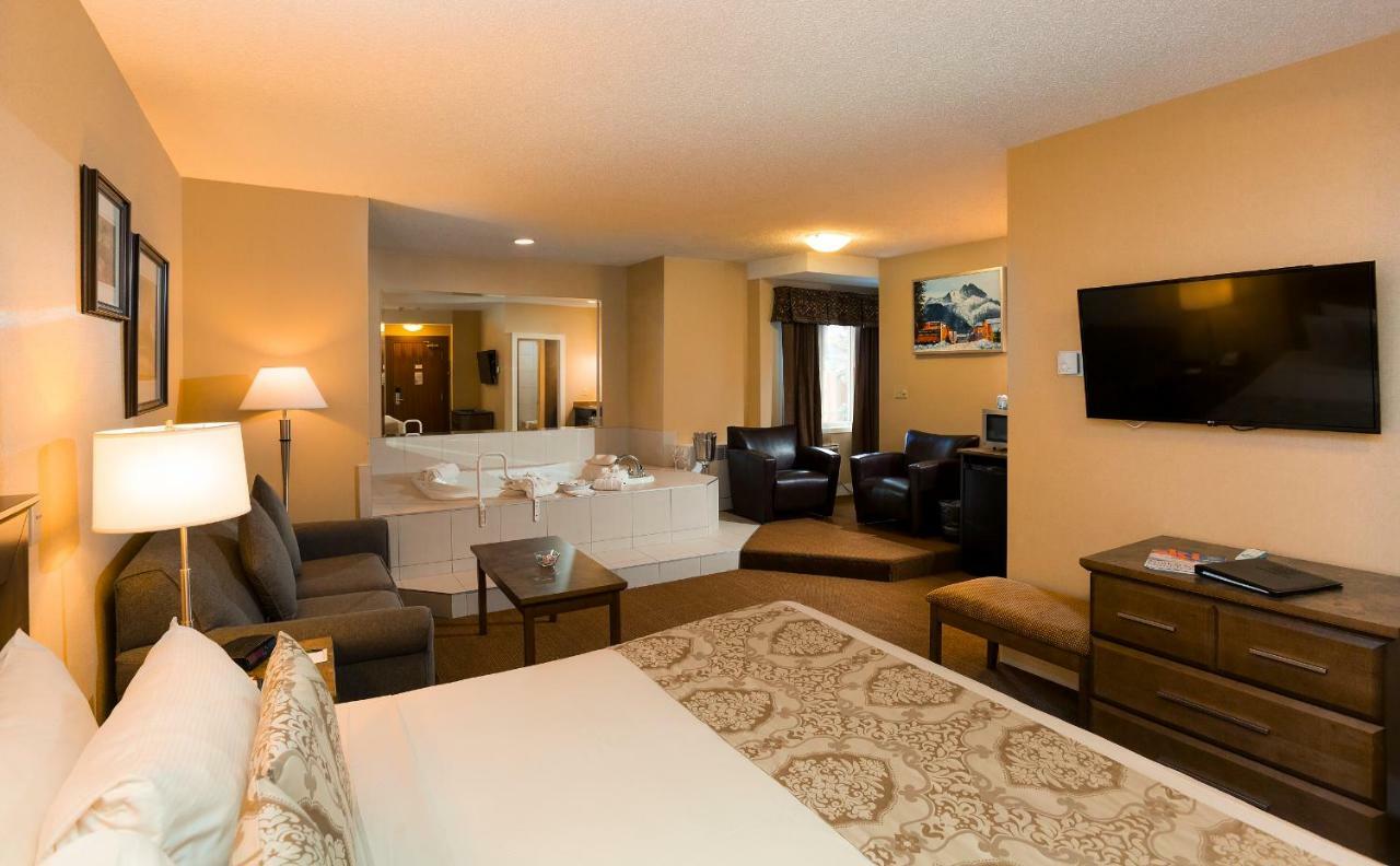 Irwin'S Mountain Inn Banff Bagian luar foto