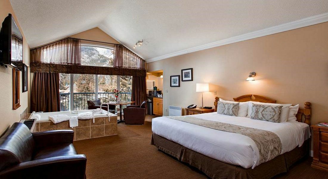 Irwin'S Mountain Inn Banff Bagian luar foto